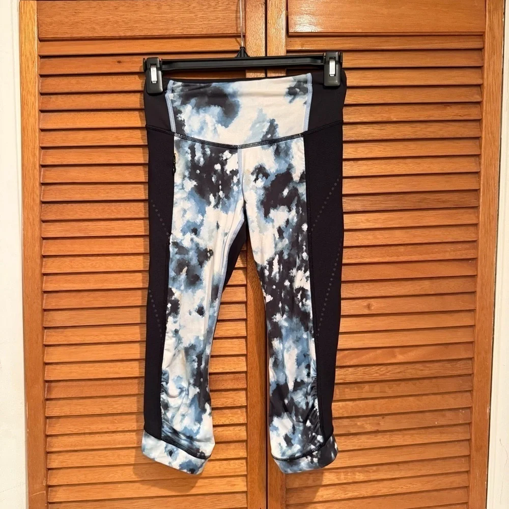 Lululemon Stop At Nothing Crop Tight Legging Blooming Pixie Aquamarine Size 2